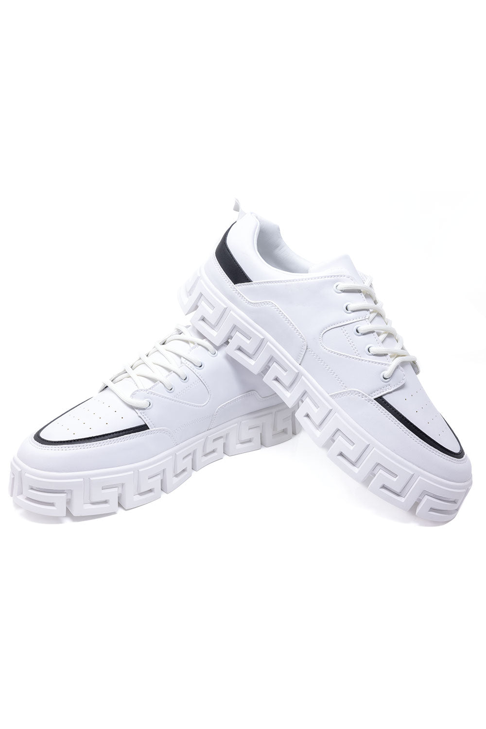 Chic Pair Low Top Sneakers