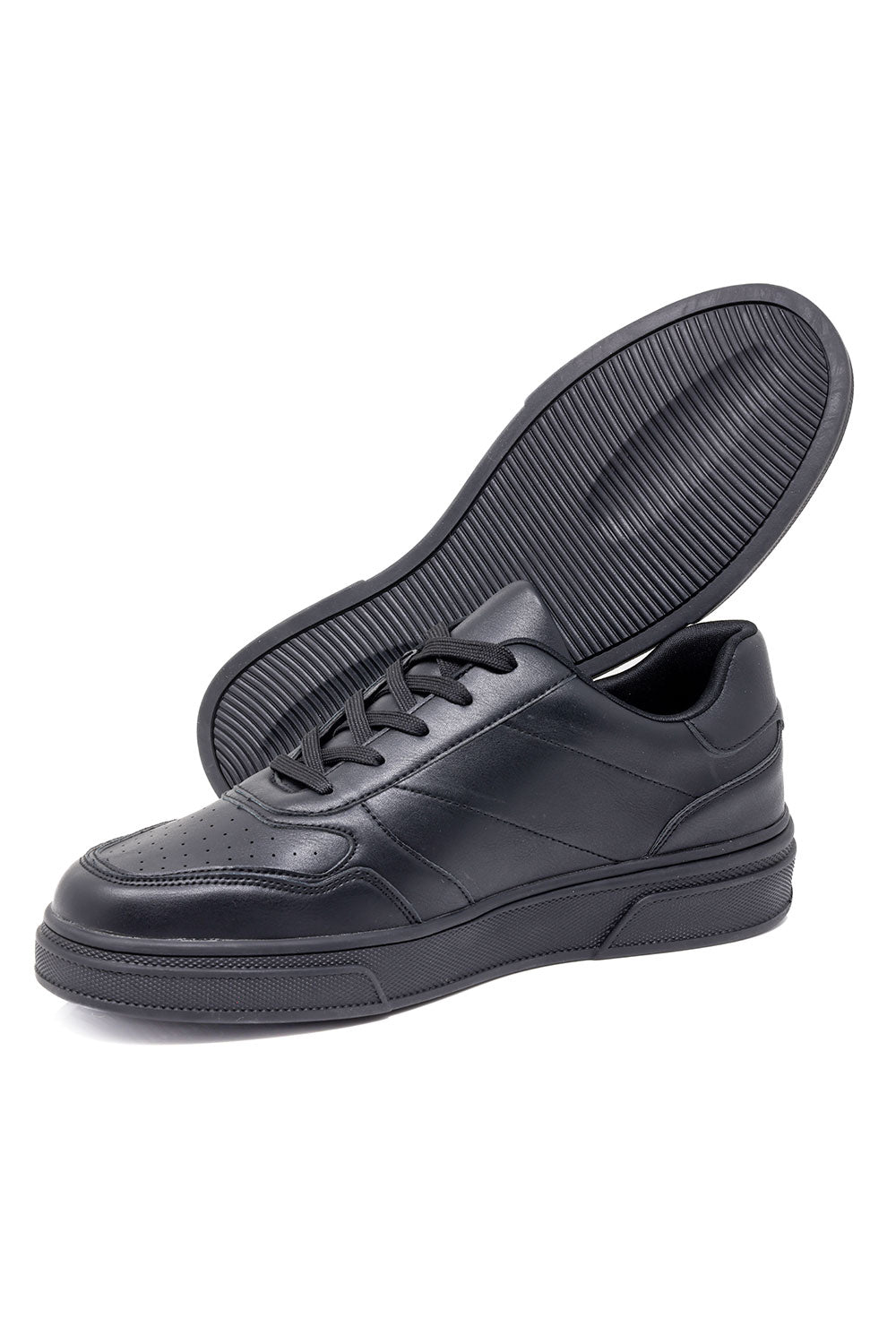 Downtown Uproar Low Top Sneakers