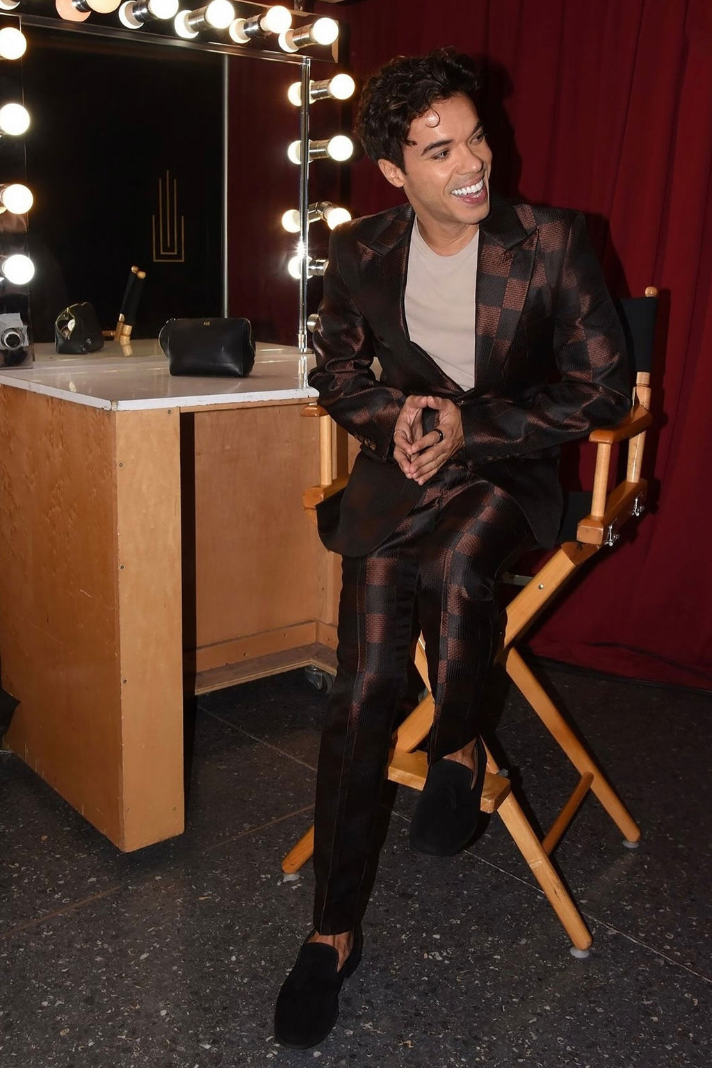 Unbending Raiment Suit