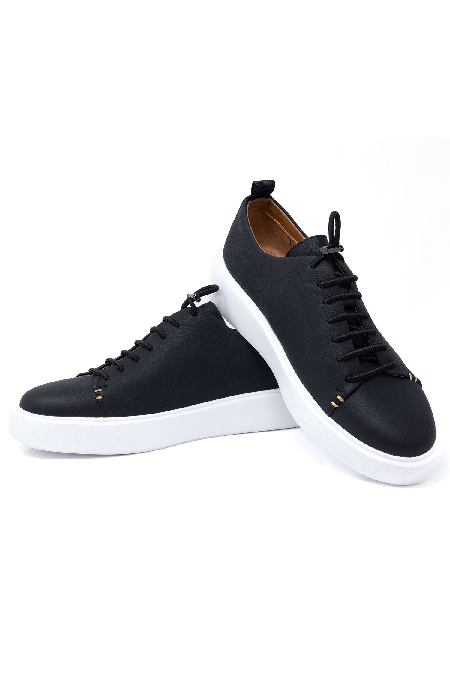 Jeju Low Top Sneakers