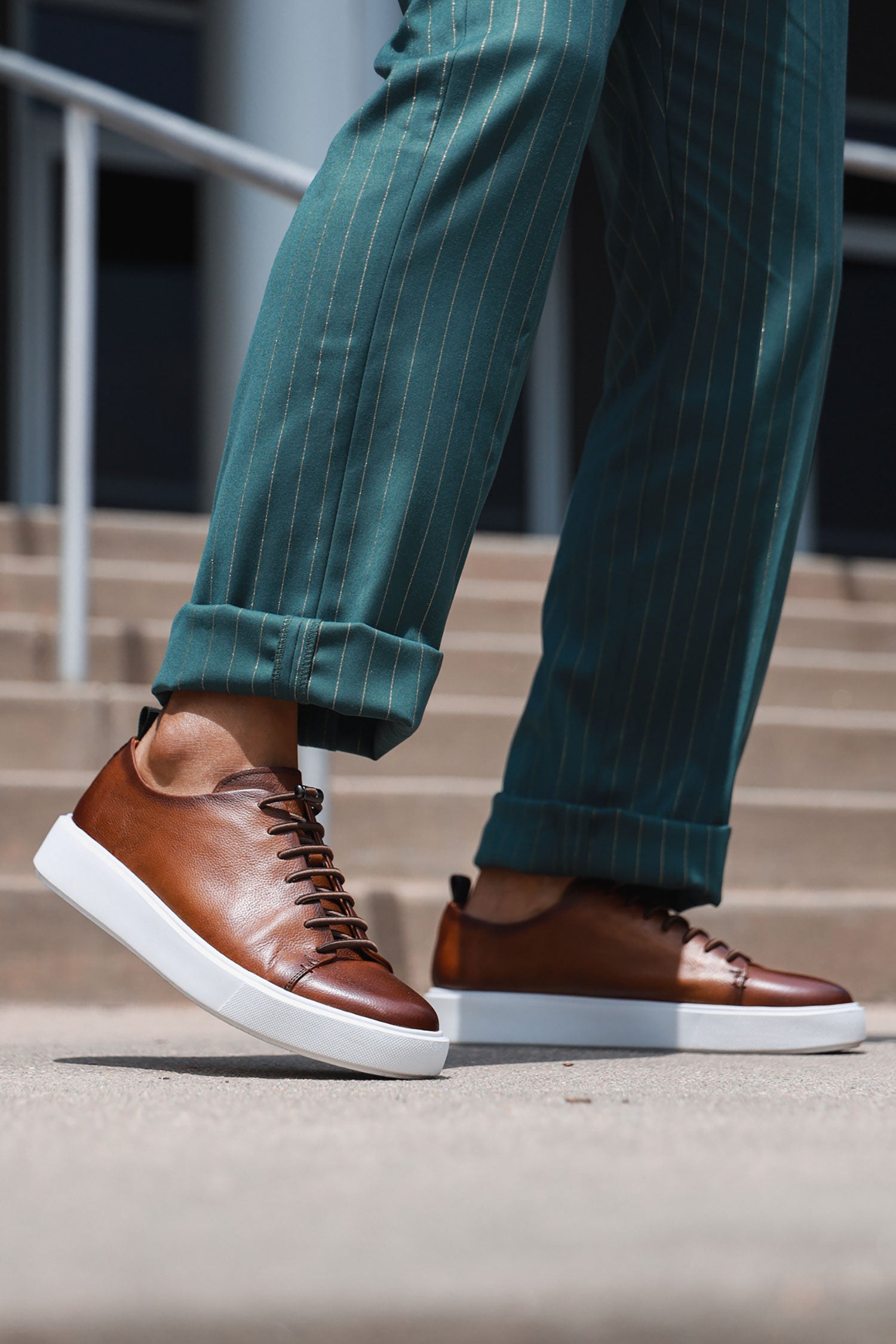 Jeju Low Top Sneakers